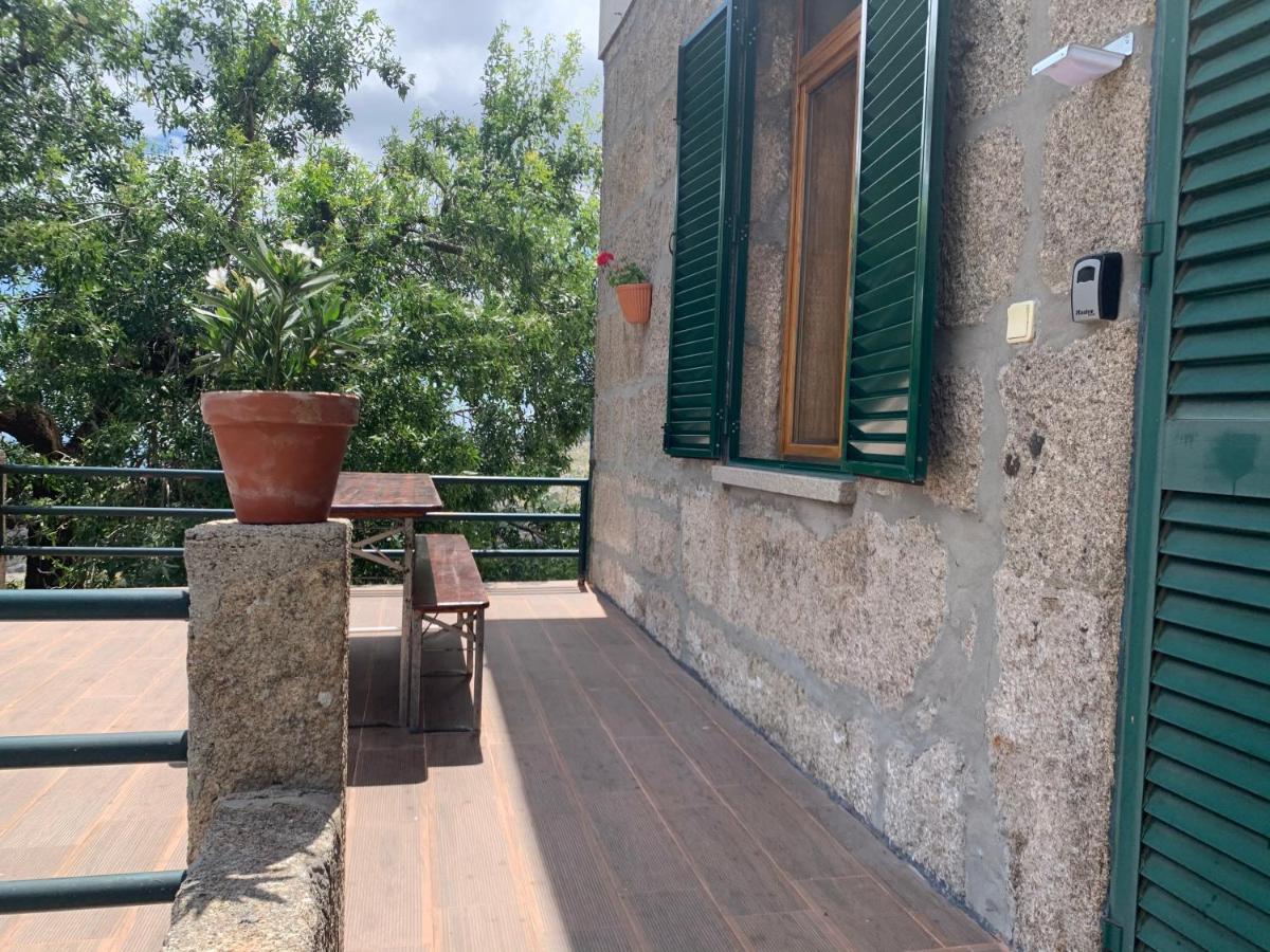 Patio Da Estrela - Chales Moura Penhas da Saúde Εξωτερικό φωτογραφία