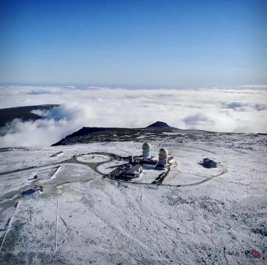 Patio Da Estrela - Chales Moura Penhas da Saúde Εξωτερικό φωτογραφία